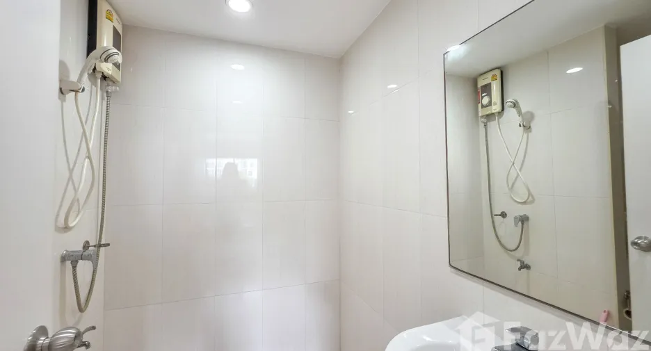 For sale 2 bedrooms condo in Mueang Nonthaburi, Nonthaburi