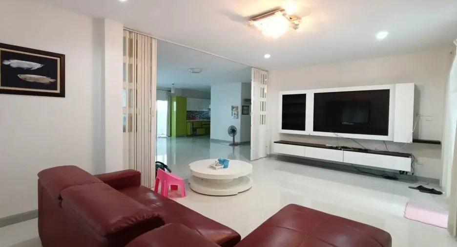 For sale 3 bedrooms house in Mueang Chon Buri, Chonburi
