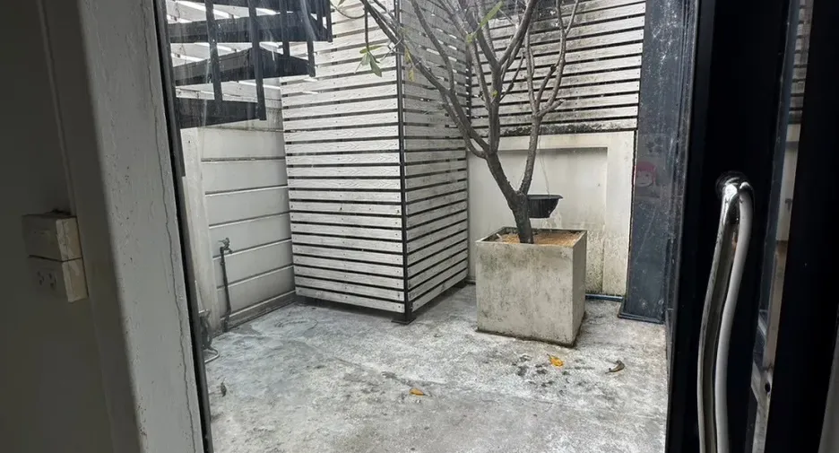 For rent 5 ベッドルーム townhouse in Pak Kret, Nonthaburi
