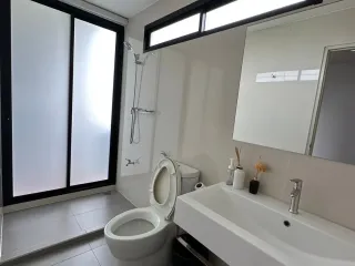 出租 5 卧室 联排别墅 在 Pak Kret, Nonthaburi