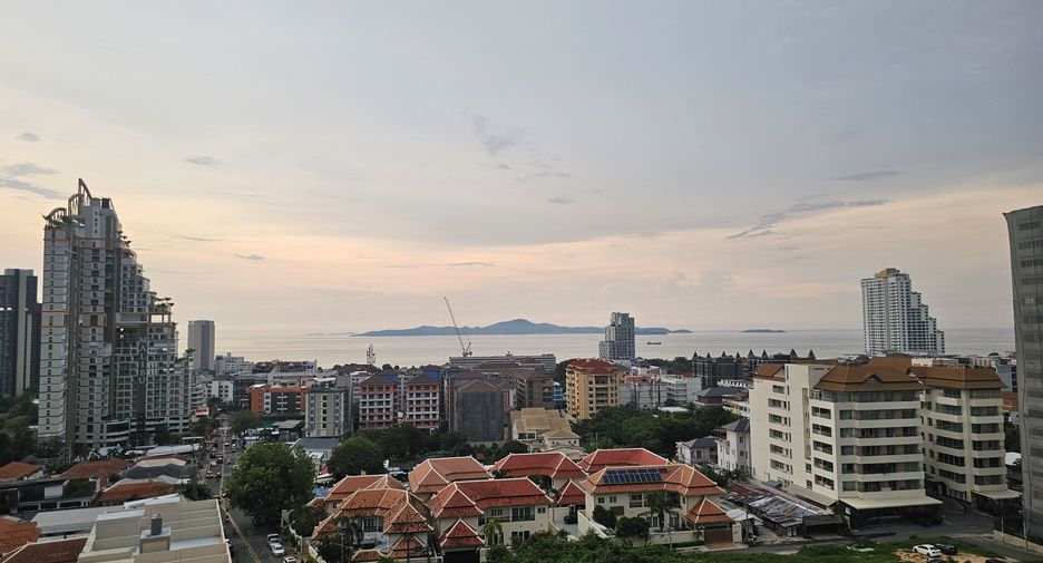 For sale 2 ベッドルーム condo in Bang Lamung, Chonburi