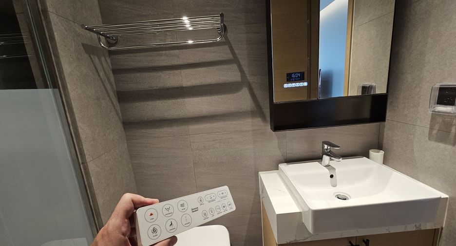 For sale 2 ベッドルーム condo in Bang Lamung, Chonburi