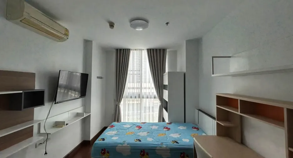 For rent 2 bedrooms condo in Khlong San, Bangkok
