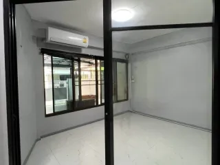 Casa en alquiler de 2 habitaciones en Watthana, Bangkok