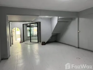 Casa en alquiler de 2 habitaciones en Watthana, Bangkok