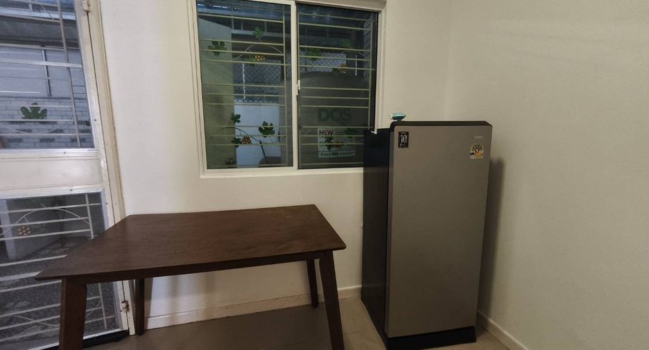 For rent 4 bedrooms house in Mueang Chiang Mai, Chiang Mai
