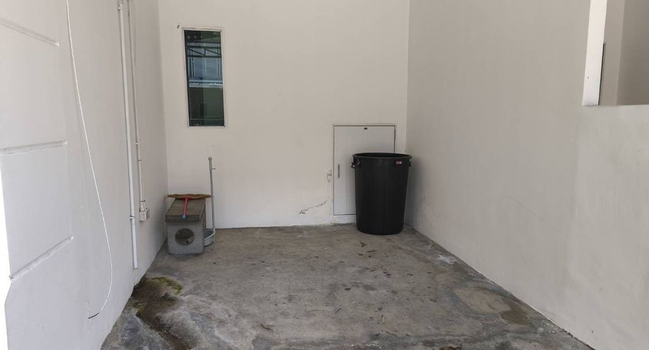 For rent 4 bedrooms house in Mueang Chiang Mai, Chiang Mai