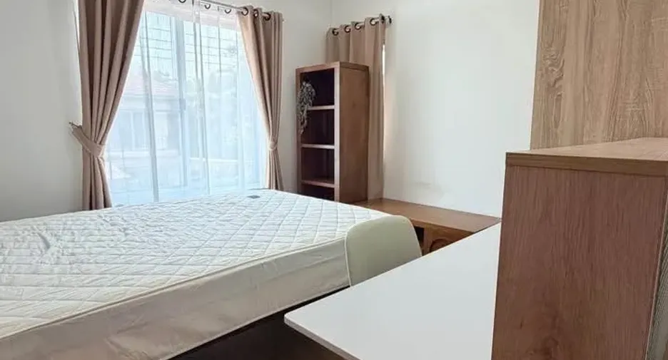 For rent 3 bedrooms house in San Kamphaeng, Chiang Mai