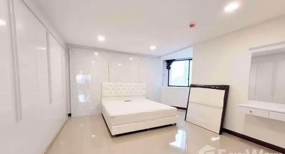 For sale and for rent 3 bedrooms condo in Khlong Toei, Bangkok