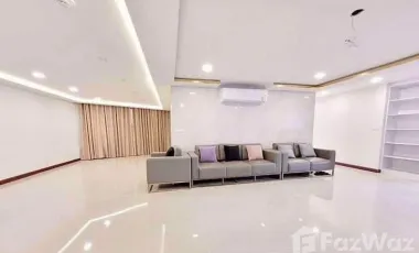 À vendre et à louer 3 chambres condo à Khlong Toei, Bangkok