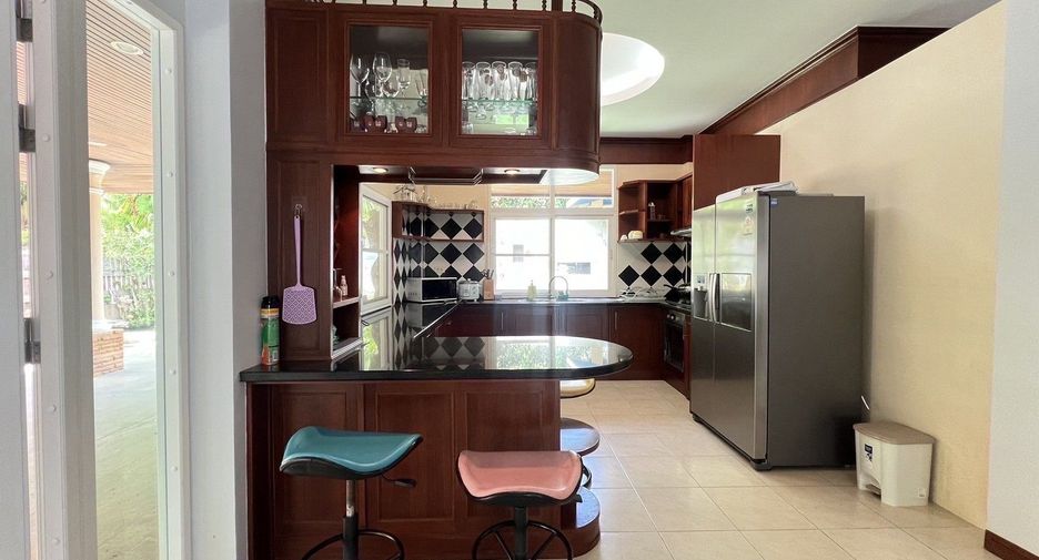 For rent 4 bedrooms house in Mueang Phuket, Phuket