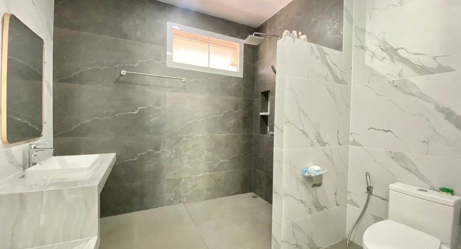 For rent 4 bedrooms house in Mueang Phuket, Phuket