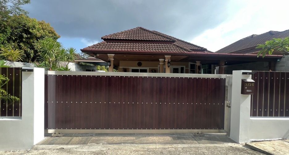 For rent 4 bedrooms house in Mueang Phuket, Phuket