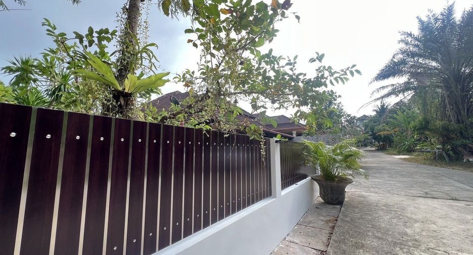 For rent 4 bedrooms house in Mueang Phuket, Phuket