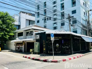 For rent 4 bedrooms house in Din Daeng, Bangkok