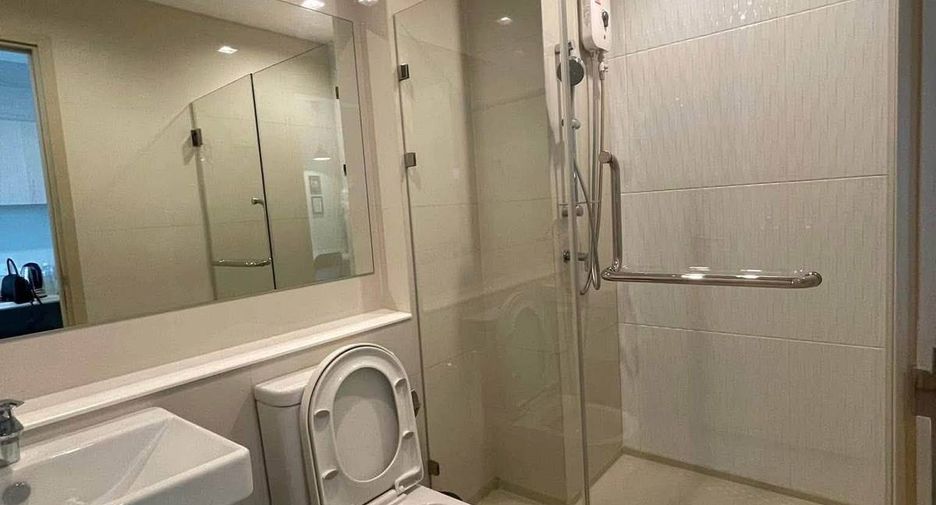Wohnung zur Miete mit 1 Zimmer in Pathum Wan, Bangkok