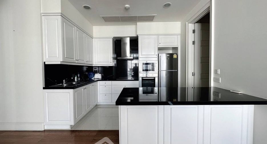 For rent 3 bedrooms condo in Watthana, Bangkok