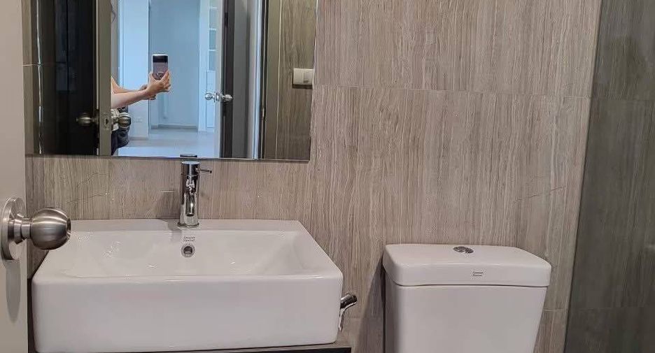 For rent 2 bedrooms condo in Phasi Charoen, Bangkok