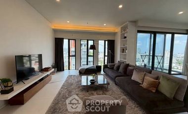 For rent 3 bedrooms condo in Watthana, Bangkok
