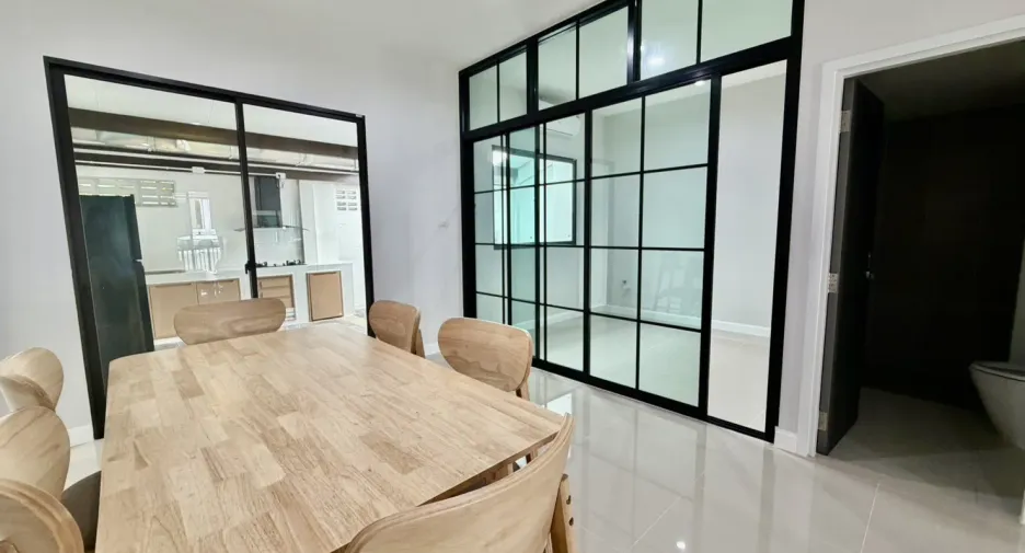 For rent 3 bedrooms house in Mueang Chiang Mai, Chiang Mai