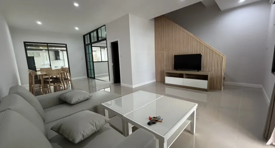 For rent 3 bedrooms house in Mueang Chiang Mai, Chiang Mai