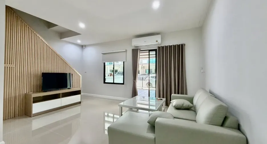 For rent 3 bedrooms house in Mueang Chiang Mai, Chiang Mai