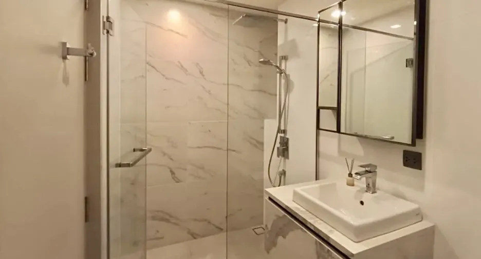 Condo en venta y en alquiler de 1 habitaciones en Phra Khanong, Bangkok