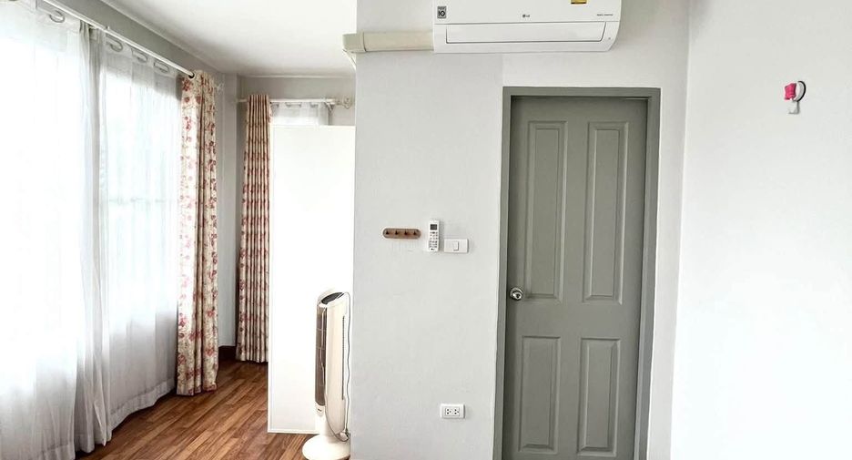 For rent 3 bedrooms house in San Kamphaeng, Chiang Mai
