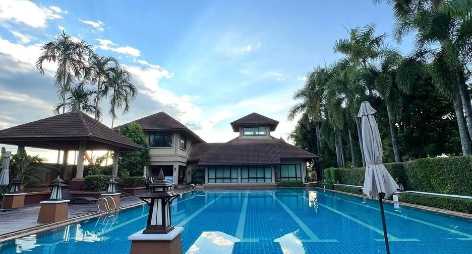 For rent 3 bedrooms house in San Kamphaeng, Chiang Mai