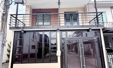 For rent 3 bedrooms townhouse in Lat Phrao, Bangkok