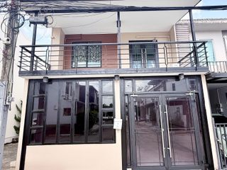 For rent 3 bedrooms townhouse in Lat Phrao, Bangkok