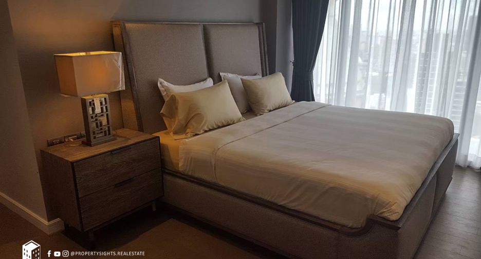 For rent 2 bedrooms condo in Pathum Wan, Bangkok
