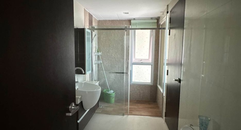 Wohnung zur Miete mit 2 Zimmer in Khlong Toei, Bangkok