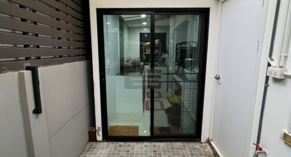 Casa adosada en venta de 4 habitaciones en Bang Bua Thong, Nonthaburi