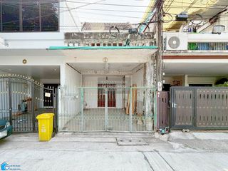 For sale 2 bedrooms townhouse in Bang Kapi, Bangkok