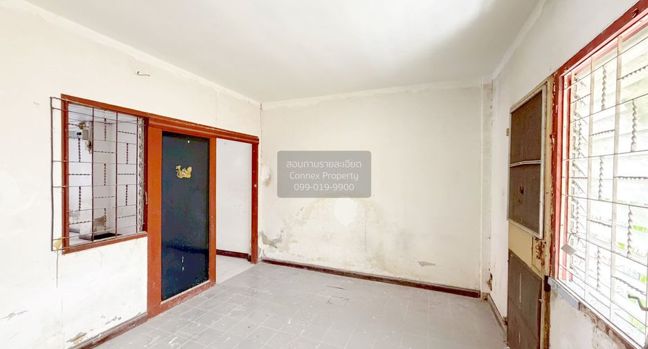 For sale 2 bedrooms townhouse in Bang Kapi, Bangkok