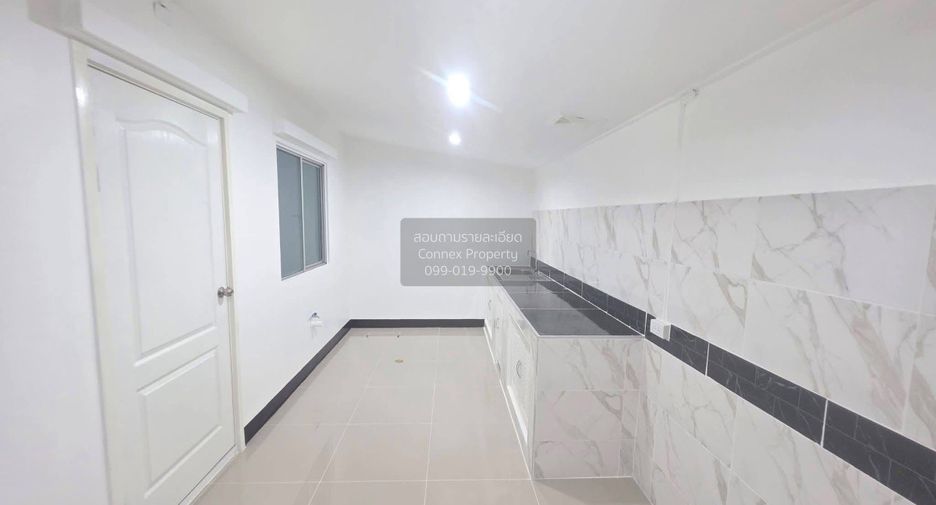 For sale 1 bed townhouse in Phra Samut Chedi, Samut Prakan