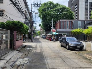 For sale 26 bedrooms retail Space in Khlong Toei, Bangkok