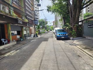For sale 26 bedrooms retail Space in Khlong Toei, Bangkok
