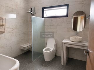 For sale 6 bedrooms house in Lat Phrao, Bangkok