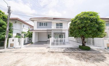 For sale 3 bedrooms house in Khan Na Yao, Bangkok