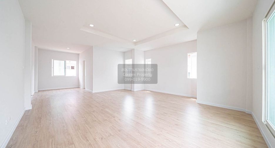 For sale 3 bedrooms house in Khan Na Yao, Bangkok