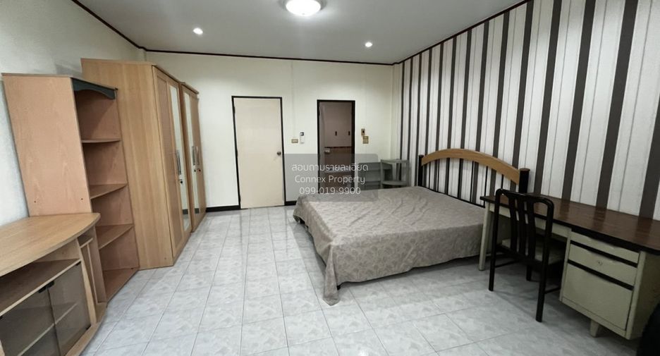 For sale 6 bedrooms townhouse in Bueng Kum, Bangkok