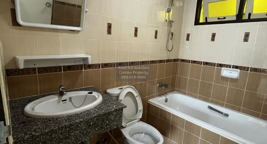 For sale 6 bedrooms townhouse in Bueng Kum, Bangkok