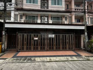 For sale 6 bedrooms townhouse in Bueng Kum, Bangkok