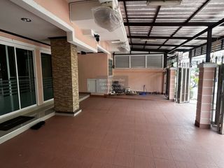 For sale 6 bedrooms townhouse in Bueng Kum, Bangkok
