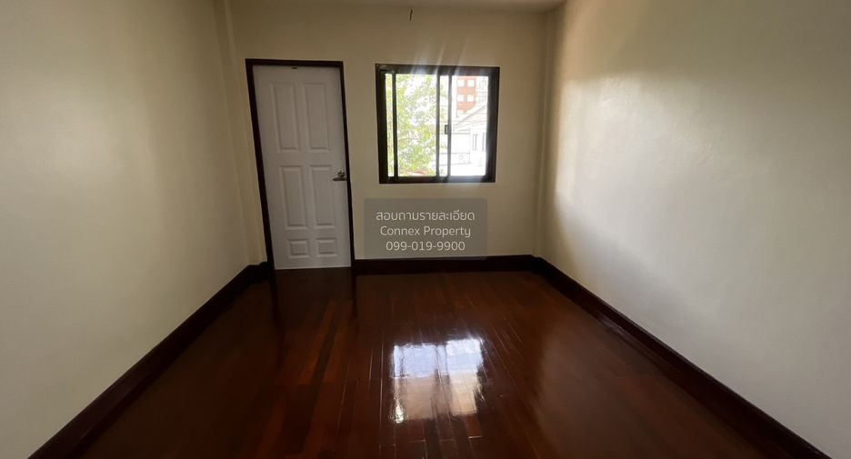 Casa adosada en venta de 2 habitaciones en Chatuchak, Bangkok