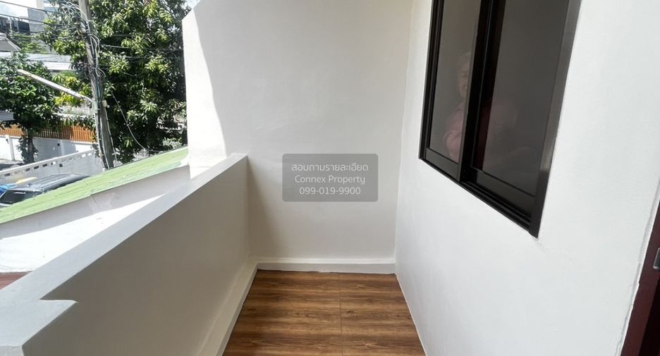 Casa adosada en venta de 2 habitaciones en Chatuchak, Bangkok