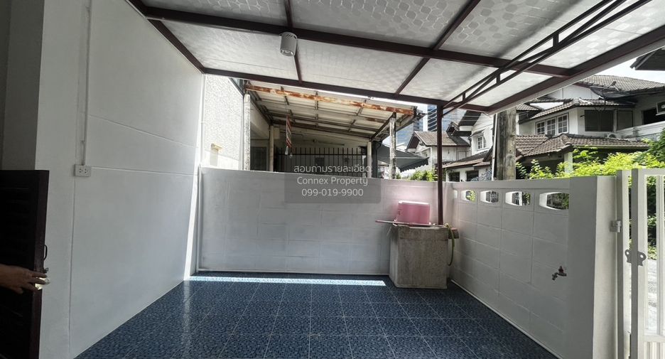 Casa adosada en venta de 2 habitaciones en Chatuchak, Bangkok