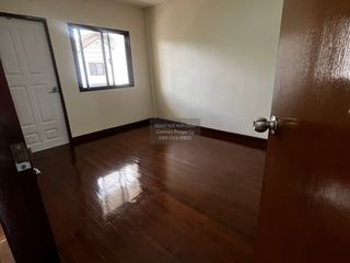 Casa adosada en venta de 2 habitaciones en Chatuchak, Bangkok